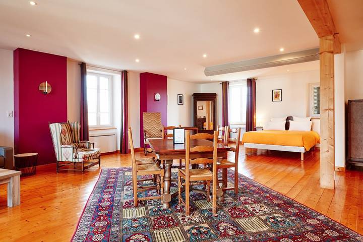 Chambre d’hôte pour 6 personnes, avec jardin et piscine dans le Jura - 2