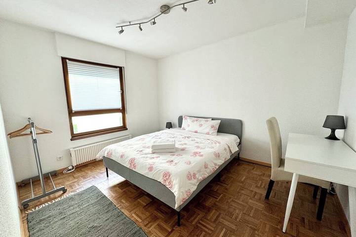 Ganze Wohnung, H&H Home-Quite and cozy central apartment near Park in Sindelfingen in Sindelfingen, Landkreis Böblingen