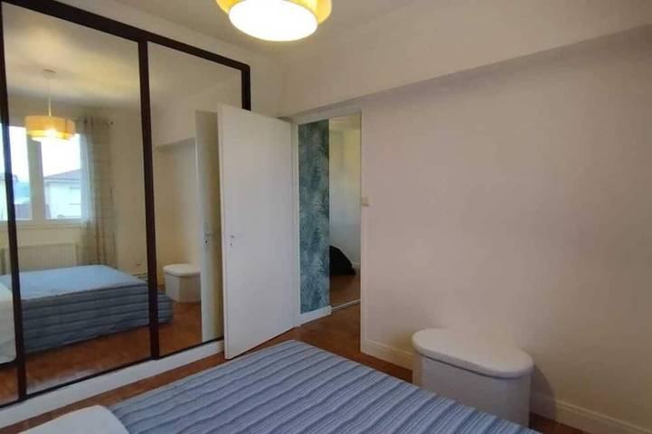 Location de vacances pour 8 personnes, avec jardin et terrasse à Irigny - 3