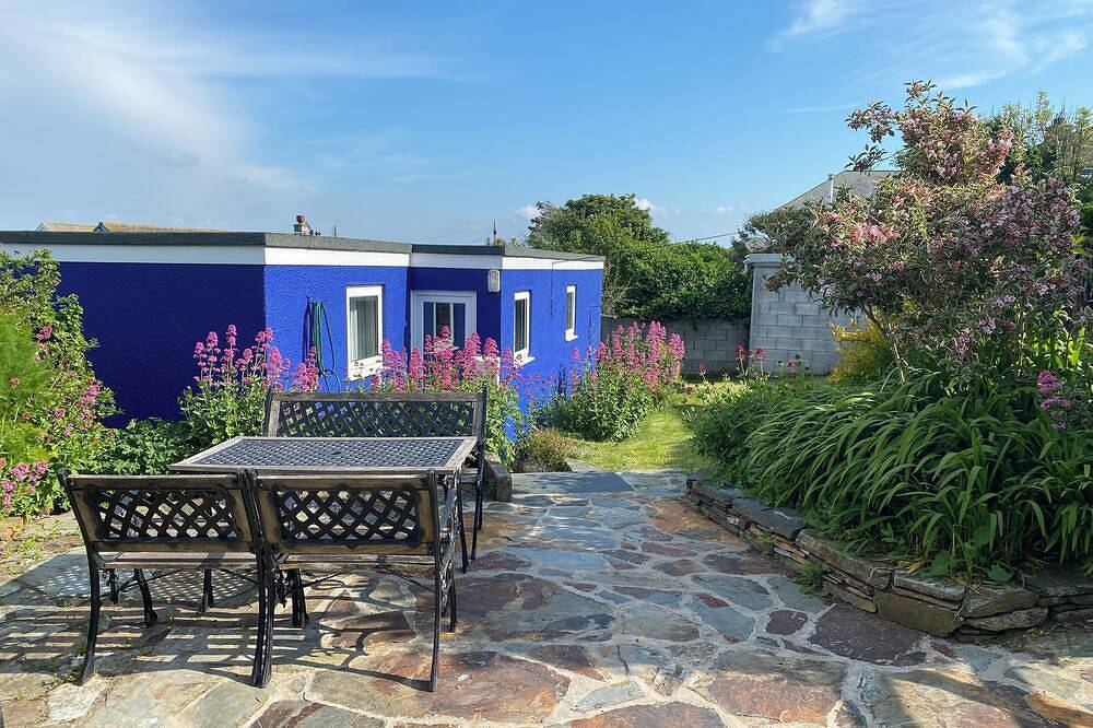 Cozy little bungalow - the perfect base for a beach/surfing holiday for 4 people in St Minver Lowlands, Pentire Point - Widemouth