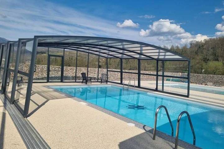 Zecamping 3* espace aquatique chiens acceptés sauna mobil-home Tv 18m2 in Seix, Parc naturel régional des Pyrénées ariégeoises