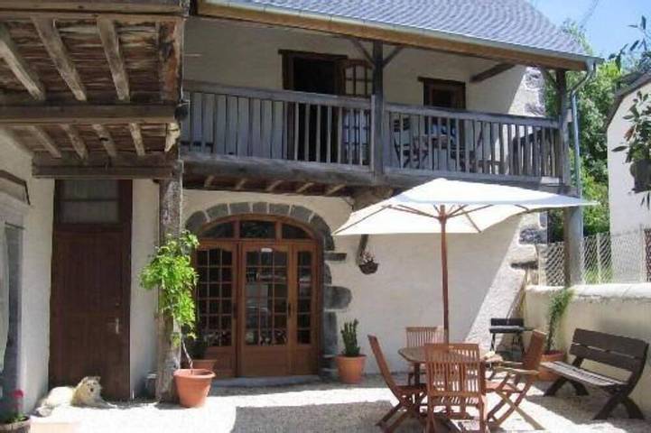 Gîte pour 8 personnes, avec balcon et jardin