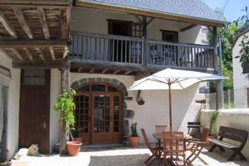 Gîte pour 8 personnes, avec balcon et jardin à Issor