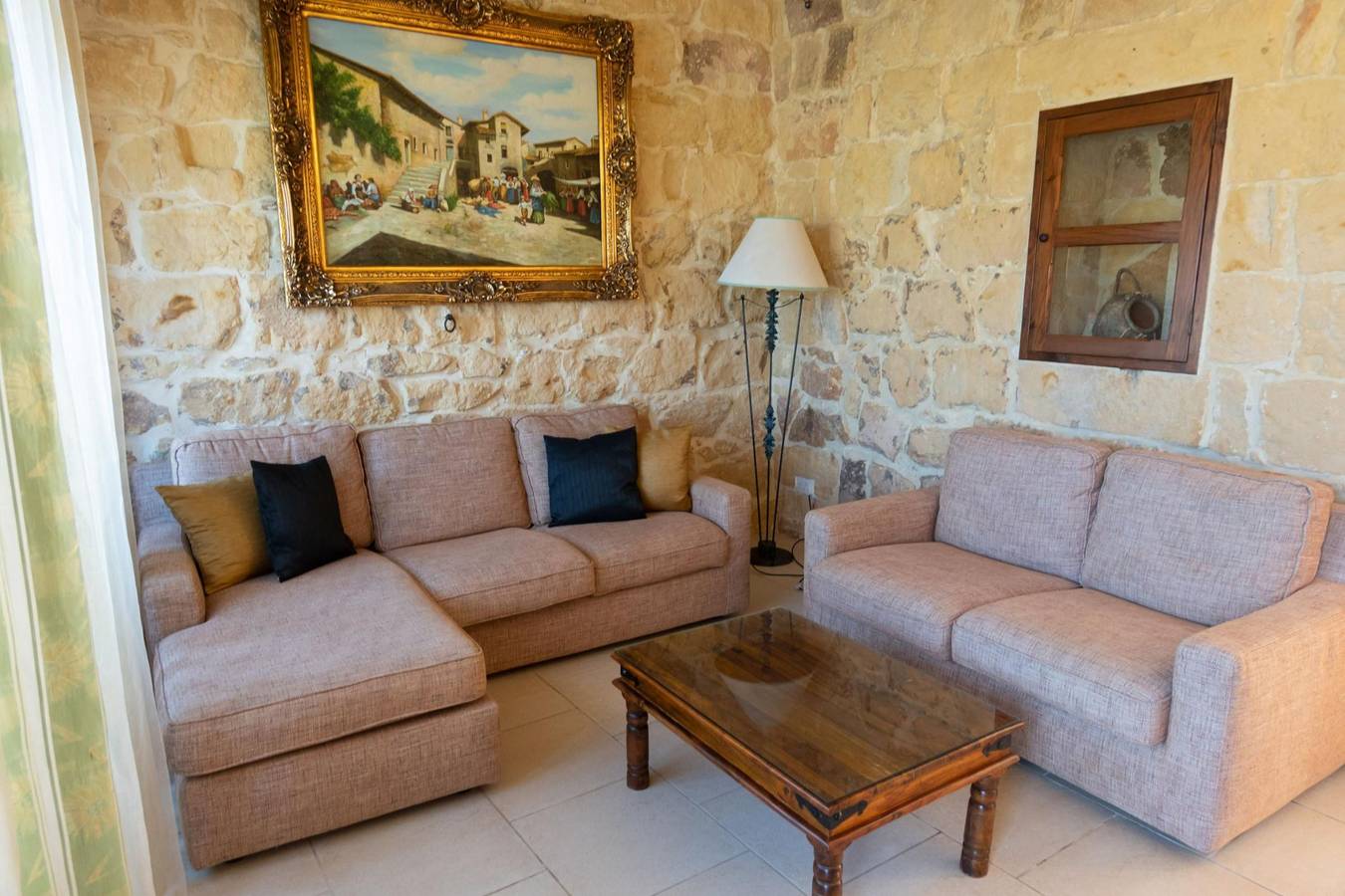 Villeleynah Amazing Gozitan Villa + Pool in Munxar, Gozo