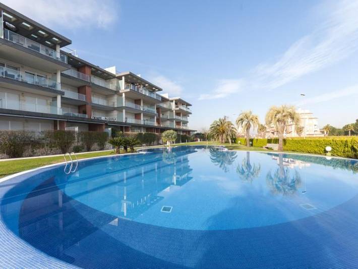 Ferienwohnung für 4 Personen, mit Terrasse und Garten sowie Pool in Oliva