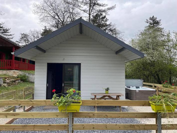 Camping pour 2 personnes, avec jardin ainsi que vue et piscine, animaux acceptés dans Lorraine - 4