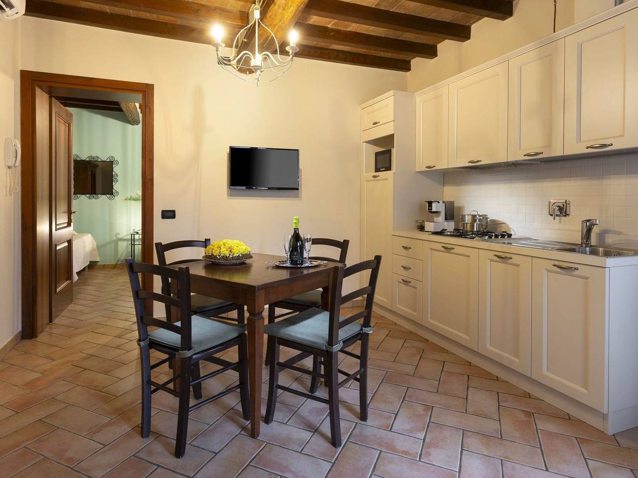 Entire apartment, Wohnung "Veronica" auf einem Bauernhof in Scandiano, Reggio Emilia Province