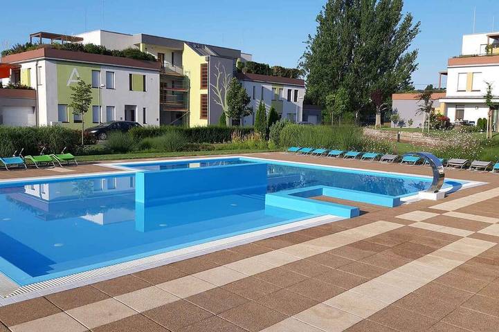 Ferienwohnung für 4 Personen, mit Pool und Garten sowie Terrasse in Balatonalmadi