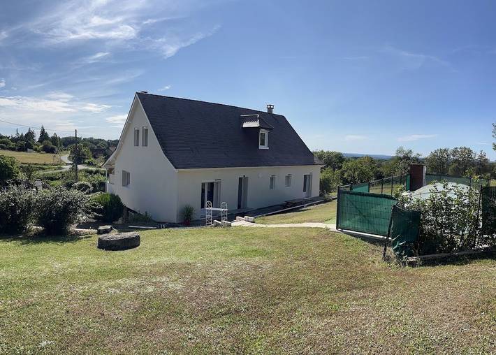 Gîte pour 14 personnes, avec terrasse ainsi que jardin et piscine, animaux acceptés à Payrac - 4