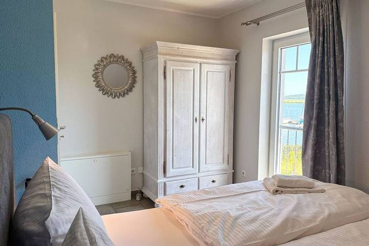 At the sailing harbor, terrace, garden, sea view - vacation home Boddentraum Morgenrot - in Gager, Mönchgut