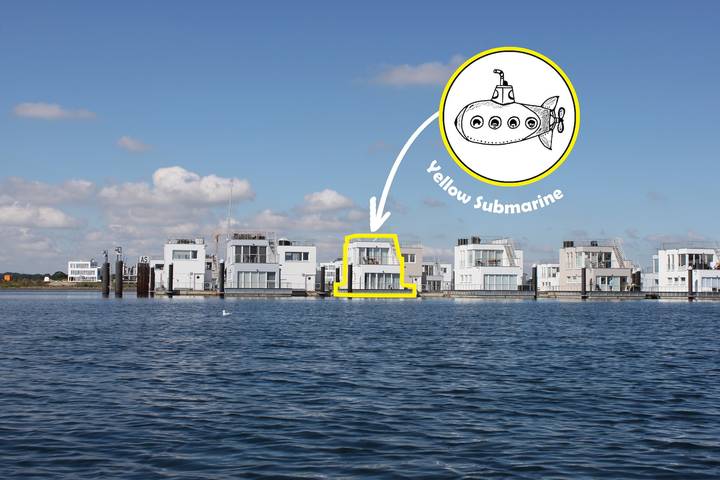 Casa de férias 'Schwimmendes Haus Yellow Submarine' com vista para o mar, terraço e Wi-Fi in Olpenitz, Kappeln