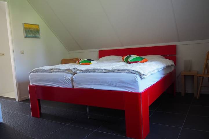 Detached house with fully fenced garden and lots of privacy in Ĳsselmeer
