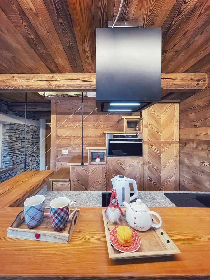 Gîte pour 2 personnes, avec Balcon et Terrasse ainsi que Jardin et Vue à Ostana - 3