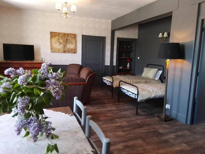Chambre d’hôte pour 4 personnes, avec terrasse ainsi que vue et jardin à Saint-Laurent-sur-Gorre - 3