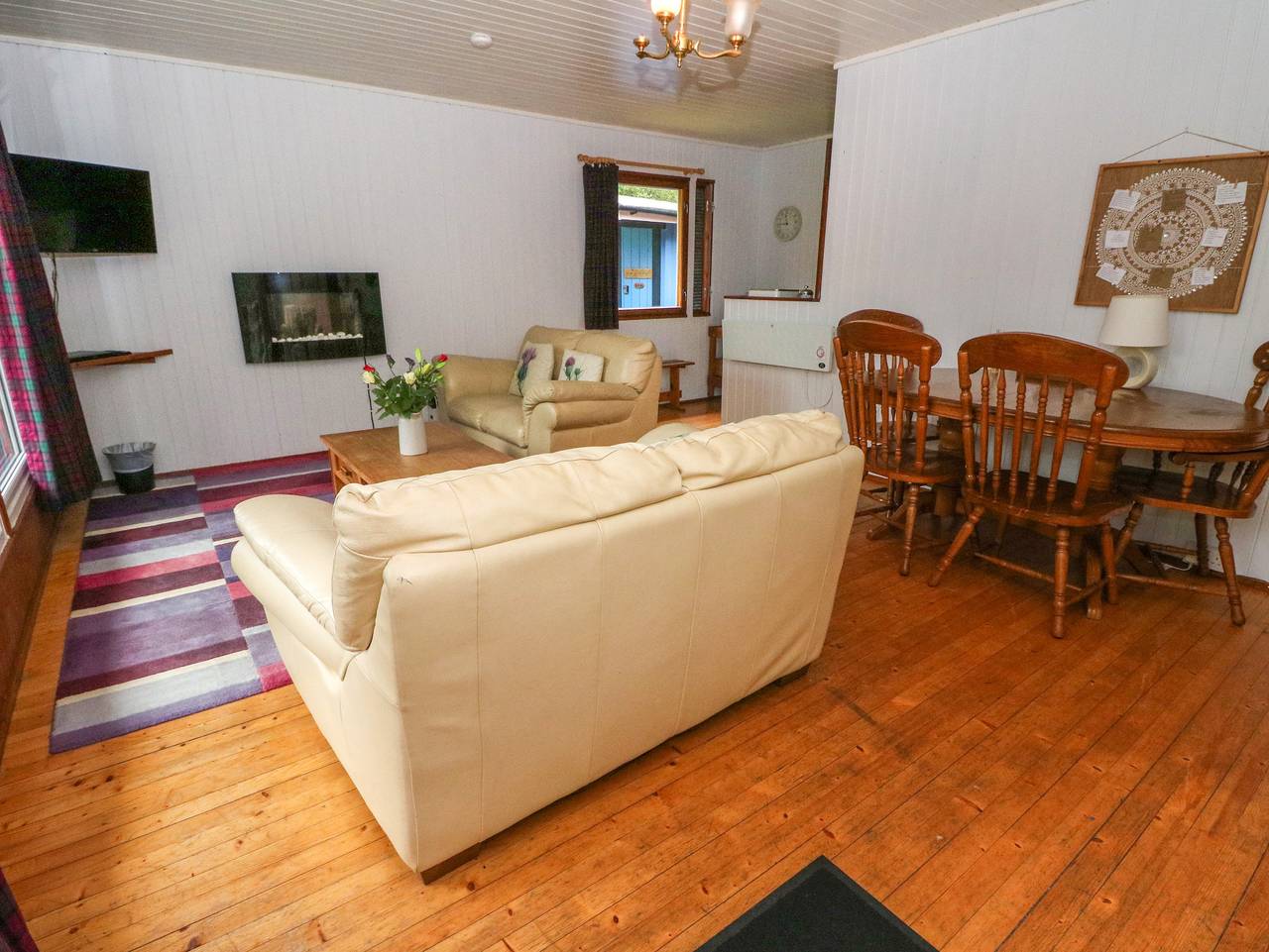 Lodge 5 - "Hawthorn" in Firth Of Clyde