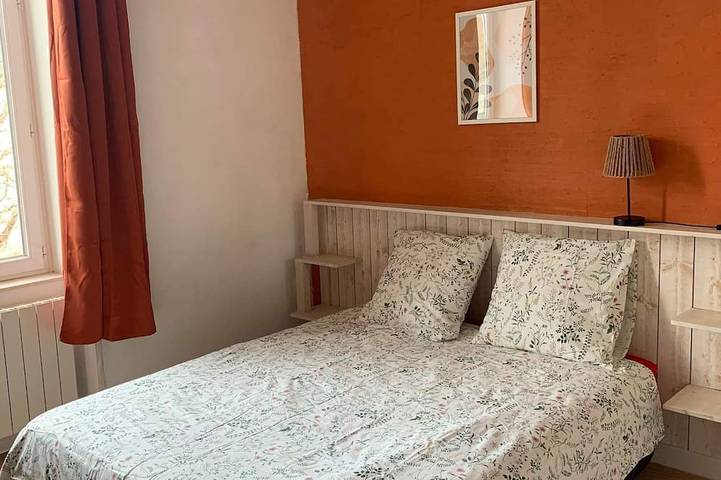 Location de vacances pour 14 personnes, avec jardin à Pionsat - 2
