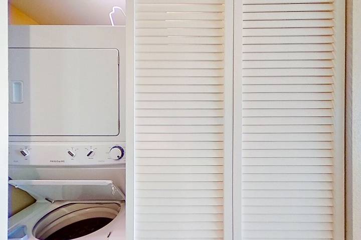 Vacation apartment for 6 people, with hot tub and balcony as well as pool - 1