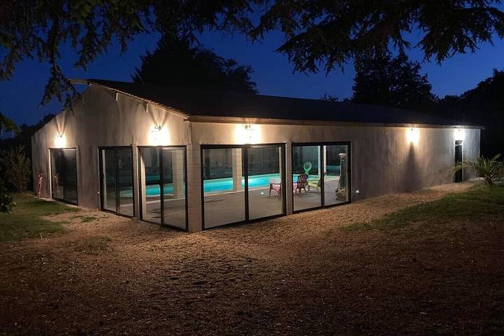 Villa for 45 people, with sauna and garden as well as hot tub, with pets - 1