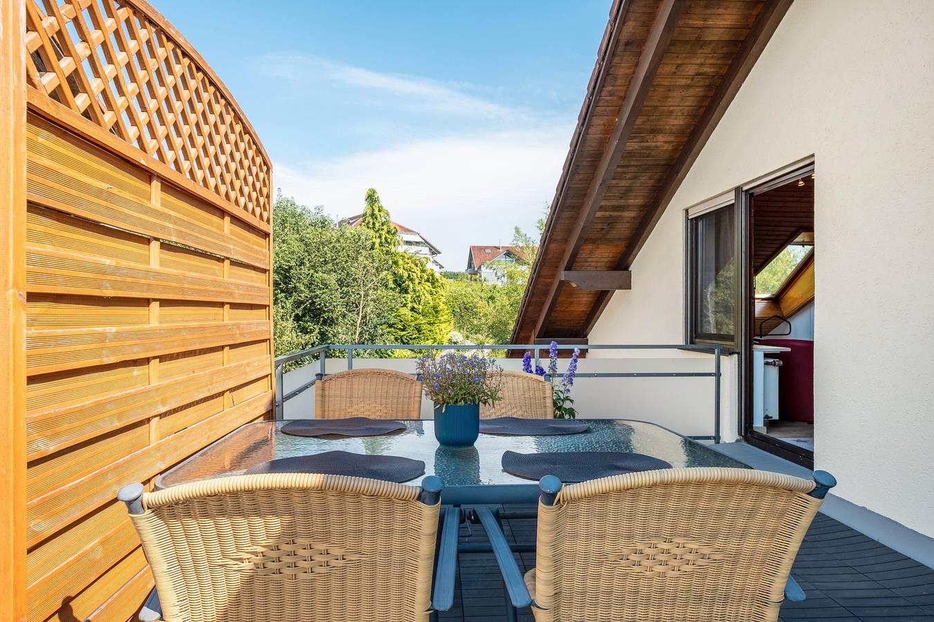 Ganze Wohnung, Ferienwohnung '6' mit Bergblick, Gemeinschaftsterrasse und Wi-Fi in Bad Bellingen, Südschwarzwald