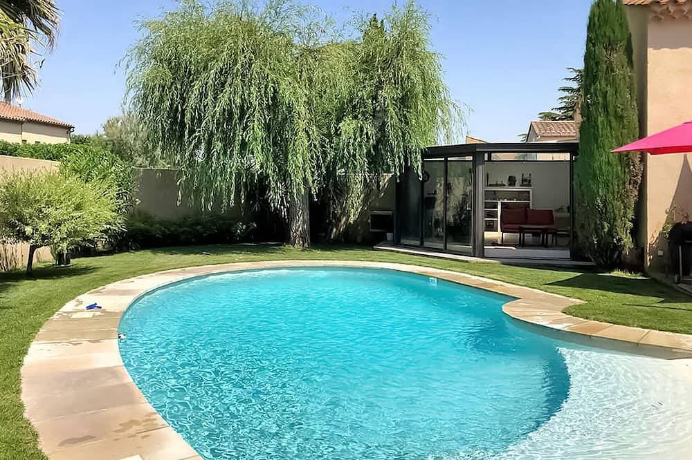 La Villa De Sévigné in Rognonas, Region de Arles