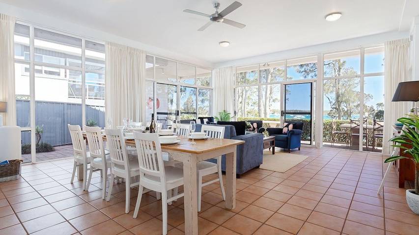 Holiday home for 9 people, with terrace and garden in Corlette