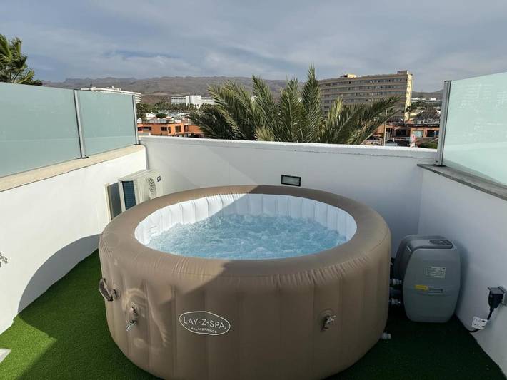 Vakantiewoning voor 2 personen, with whirlpool and kinderzwembad as well as tuin and zwembad in Playa del Inglés
