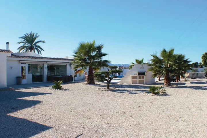 Casa de vacaciones para 8 personas, con piscina además de jardín y terraza, Se admiten mascotas - 1