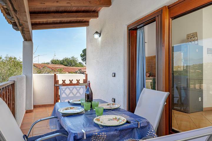 Gîte pour 5 personnes, avec jardin à Monte Petrosu - 2
