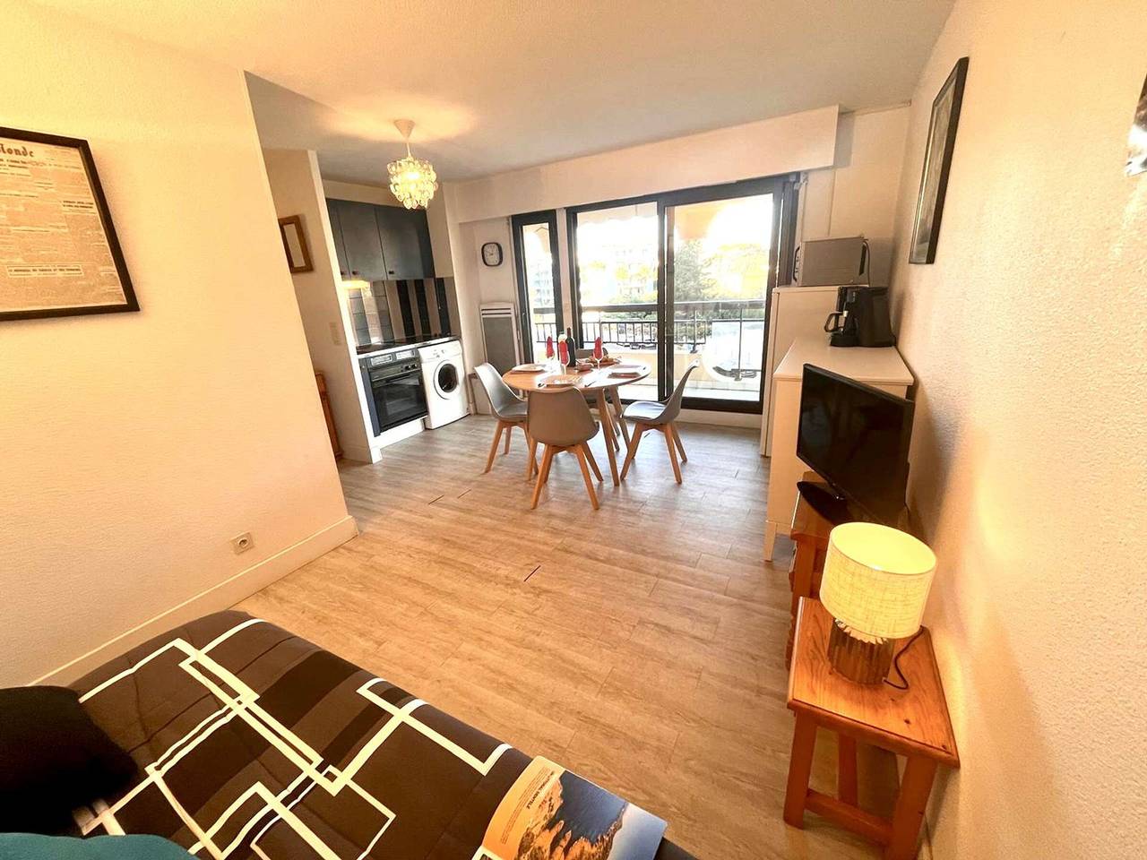 Appartement entier, Appartement 2P, 4 Couchages, Terrasse et Salon de Jardin à 200m de la Plage, Fréjus in Fréjus Plage, Fréjus