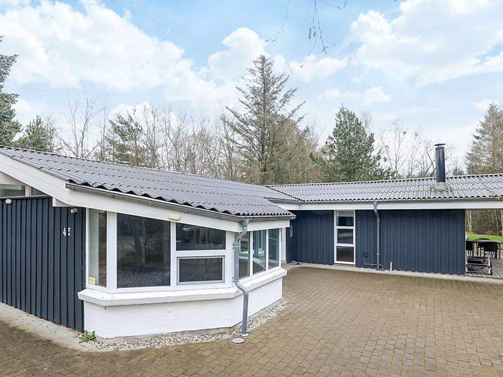 Ferienhaus für 8 Personen, mit Terrasse und Pool sowie Sauna am Mariagerfjord