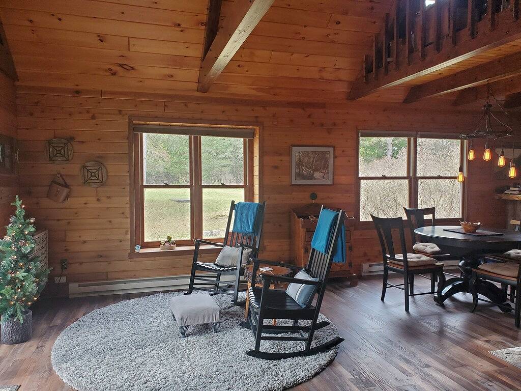 Secluded cabin on Pine River in Crosslake, Crow Wing County