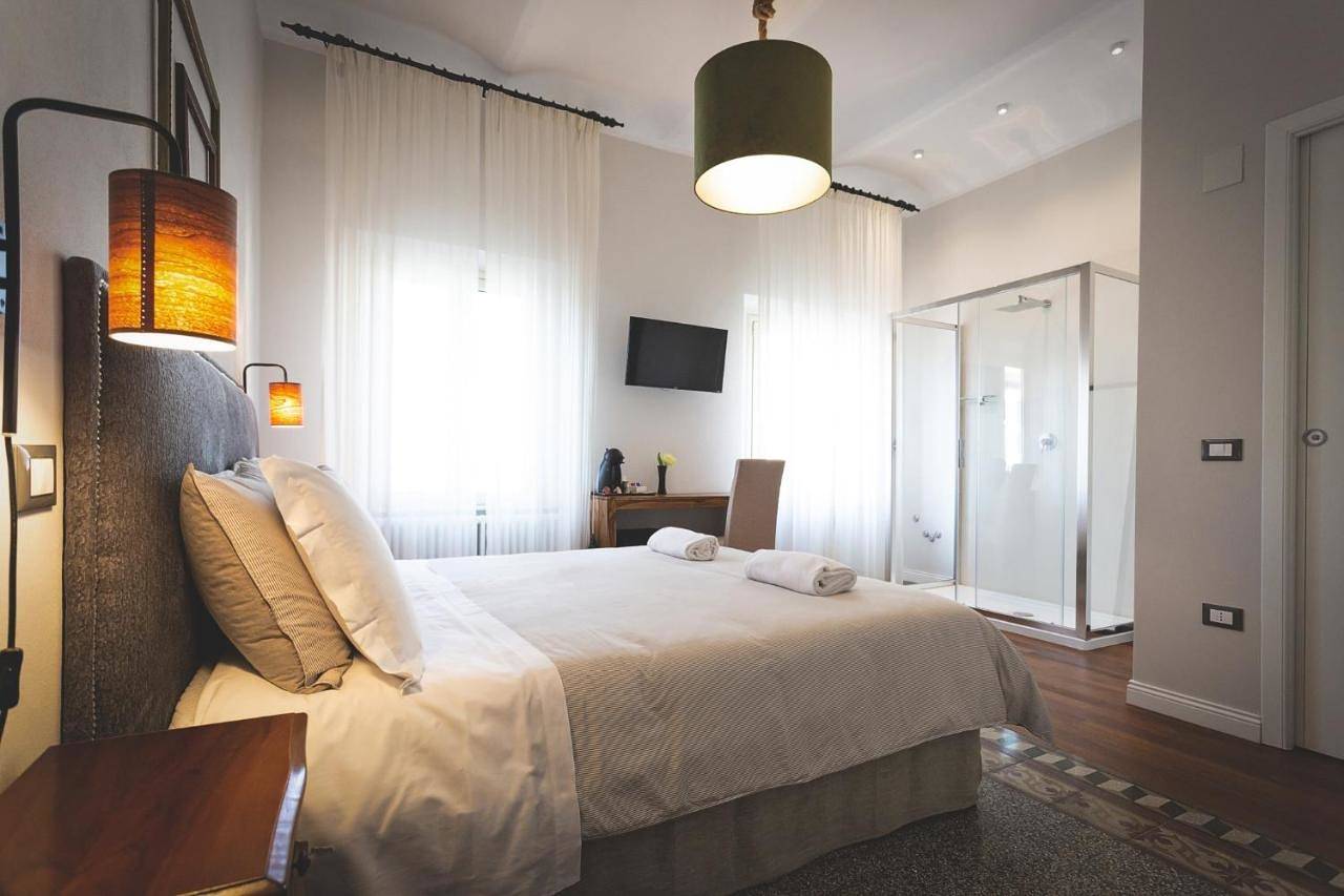 Small Double or Twin Room in Cecina, Côte des Étrusques