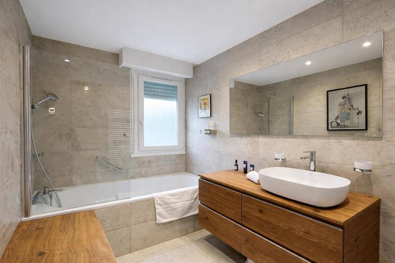 Appartement entier, Two-Bedroom Deluxe Apartment in Sainte-Foy-lès-Lyon, Lyon et ses environs