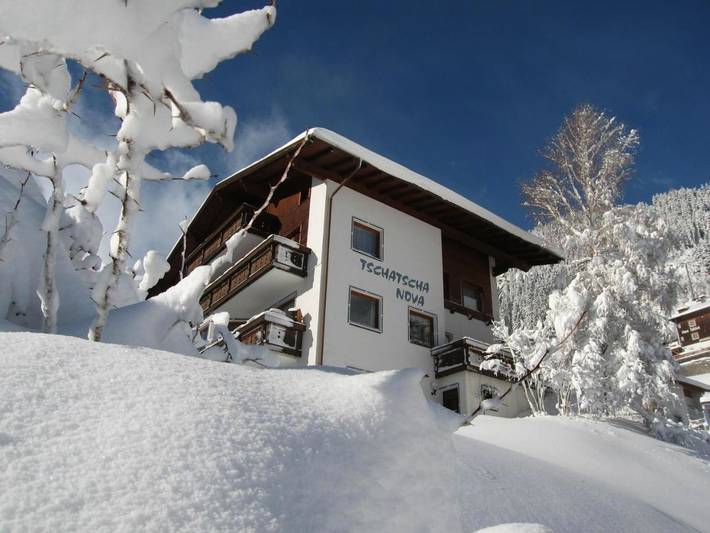 BnB für 2 Personen, mit Balkon und Terrasse sowie Garten und Sauna in Kappl