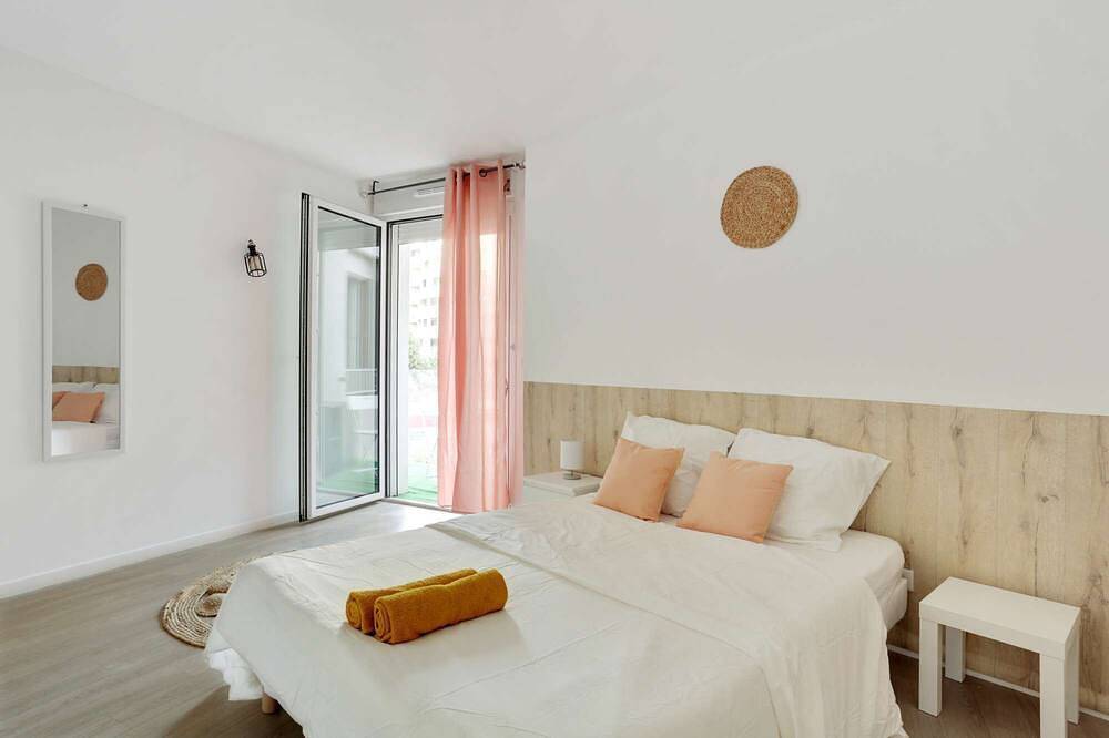 Entire apartment, Chic apart with parking near Paris in Nanterre, Hauts-de-Seine