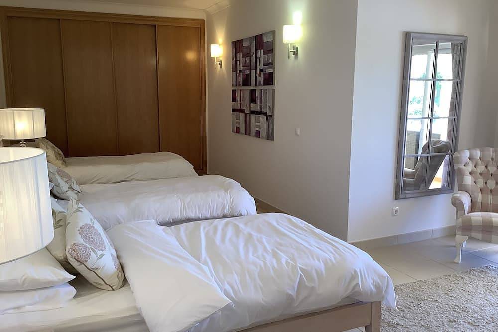 Wunderschöne Villa mit beheiztem privatem Pool im 5-Sterne-Golf- und Freizeitresort. in Budens, Faro Distrikt