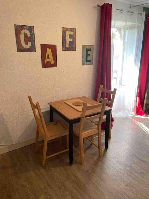 Appartement entier, One-Bedroom Apartment in Dol-de-Bretagne, Région de Saint-Malo