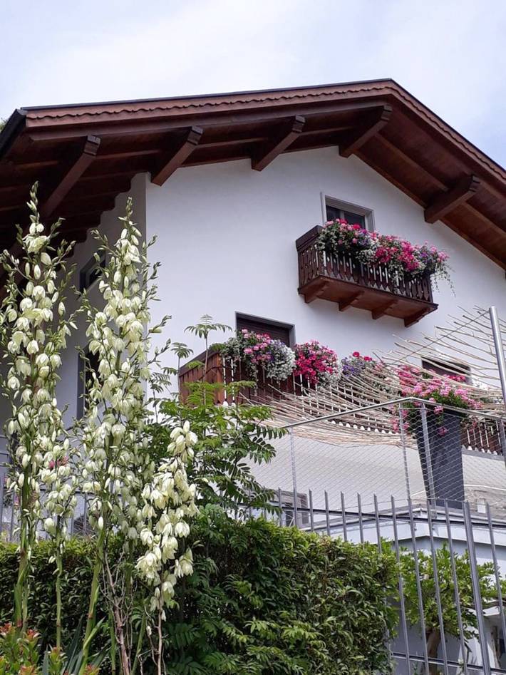 Chambre d’hôte pour 4 personnes, avec terrasse ainsi que jardin et vue