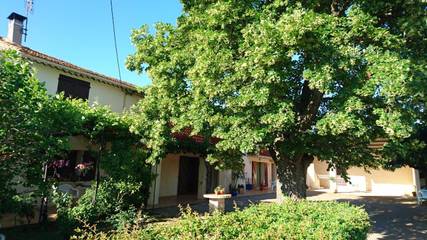 Maison de campagne pour 2 personnes, avec jardin et vue, animaux acceptés dans les Bouches-du-Rhône