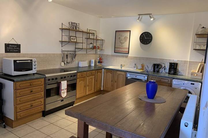 Gîte pour 10 personnes, avec jardin et piscine à Parçay-les-Pins - 2