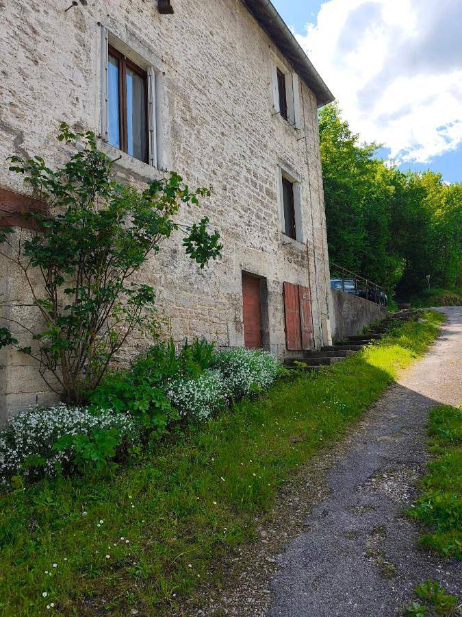 Gîte pour 6 personnes, avec terrasse et vue, animaux acceptés dans Lods - 2