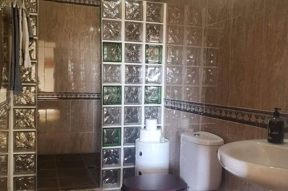 Orchard House with outdoor kitchen & stunning views (Pet Friendly) in Castril, Geoparque de Granada