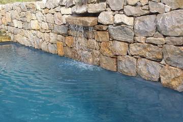 Location de vacances pour 2 personnes, avec terrasse et jacuzzi ainsi que jardin et piscine à Meyreuil