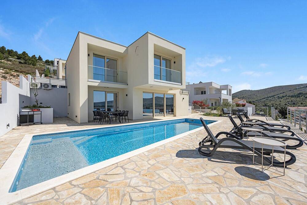 Fantastisches Haus mit 4 Schlafzimmern. in Žaborić, Šibenik-Knin