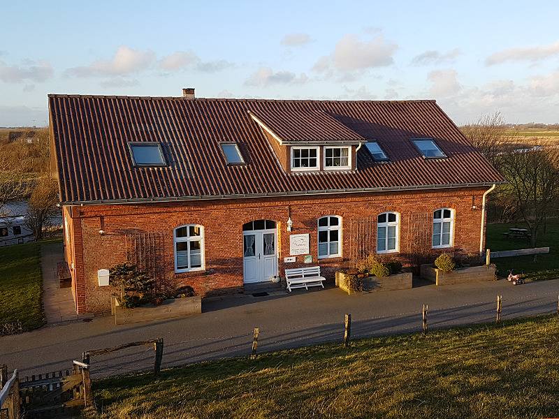 Ganze Ferienwohnung, Haus Hemenswarft - Wohnung Gröde direkt am Deich in Emmelsbüll-Horsbüll, Nordfriesland