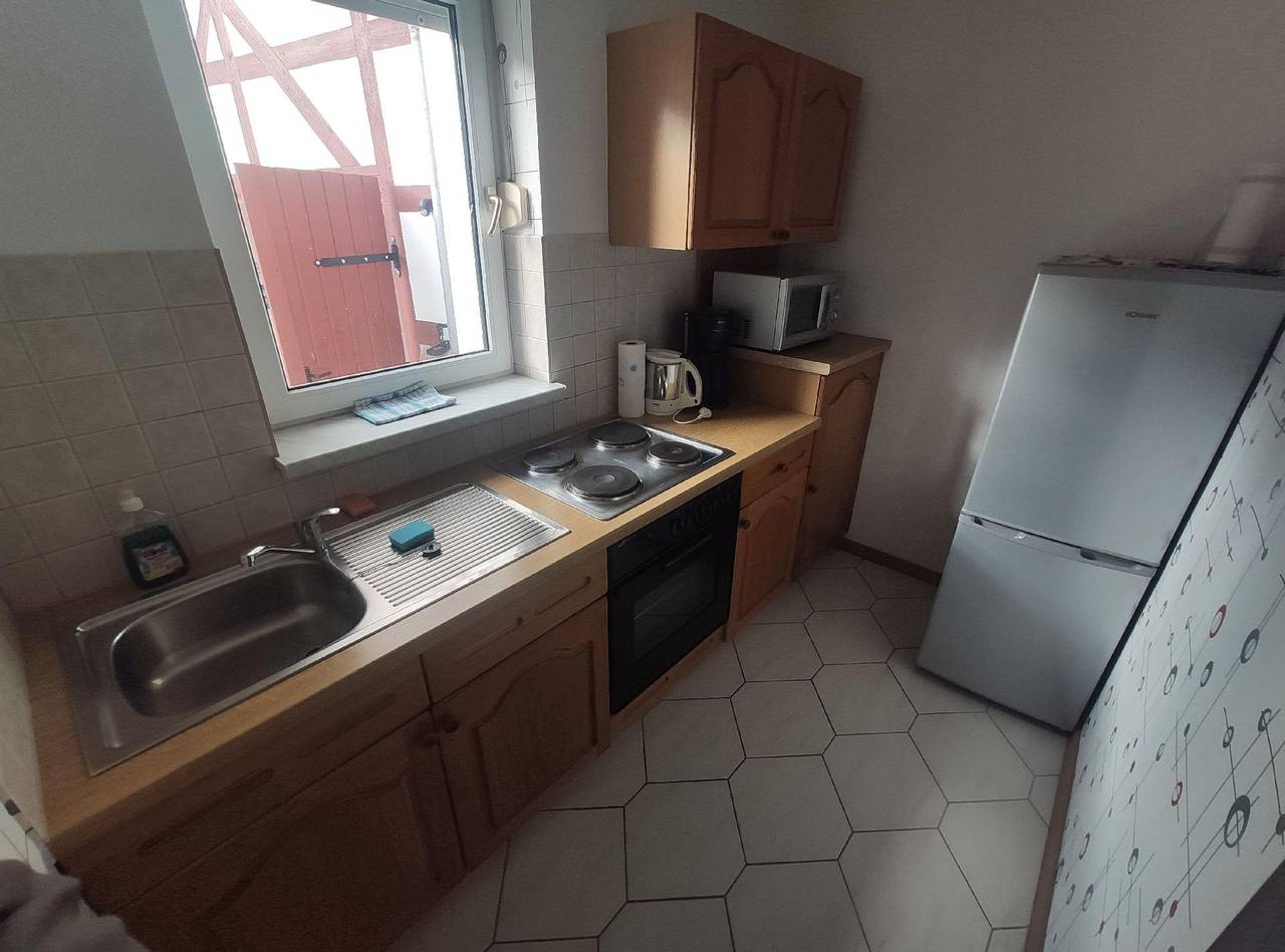 Ganze Ferienwohnung, Gemütliche Ferienwohnung in Uhlstädt-Kirchhasel mit Garten, gemeinsamem Pool und Grill in Uhlstädt-Kirchhasel, Saaleland