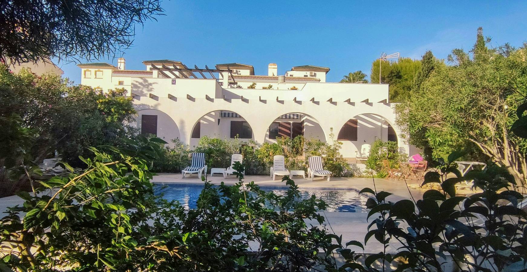 Villa de diseño ibicenco en la Costa Blanca in Torrevieja, Costa Blanca