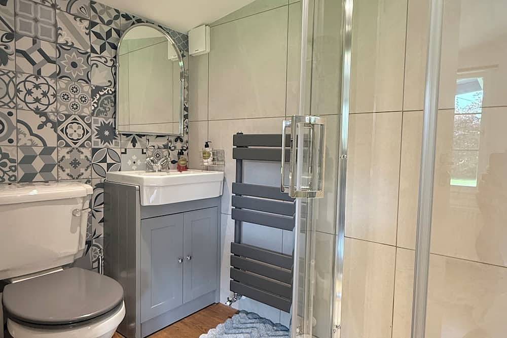 Cosy Countryside Lodge, 10 Mins From the Beach and National Park in Firth Of Clyde