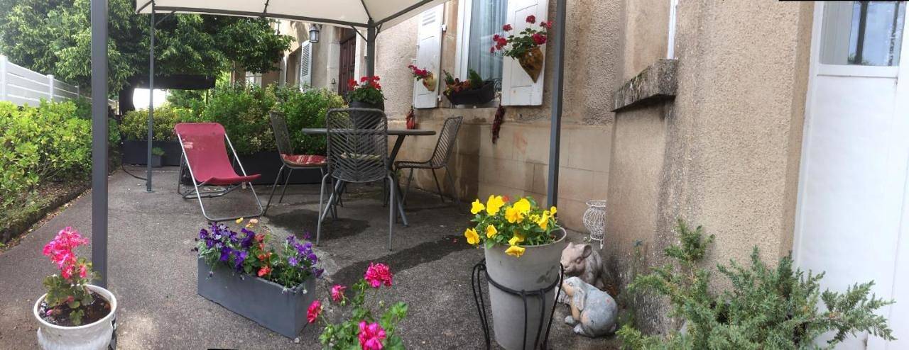 Chambre d'Hôtes Le Tilleul de Canac Parking privé Gratuit Petits déjeuners Compris in Rodez, Aveyron