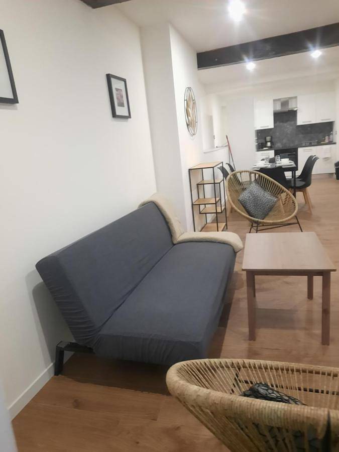 Appartement entier, One-Bedroom Apartment in Trévoux, Ain